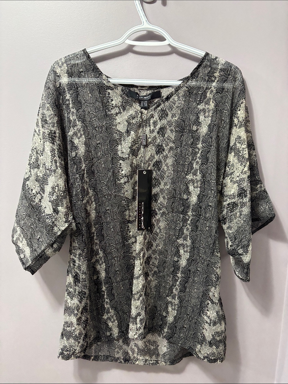 NWT Coupe Collection Snake Print Short Sleeve Sheer Blouse Sz Medium 8-10
